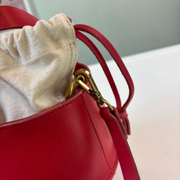 Madewell Red Leather Drawstring Bucket Bag Crossbody NWOT - Picture 6 of 9